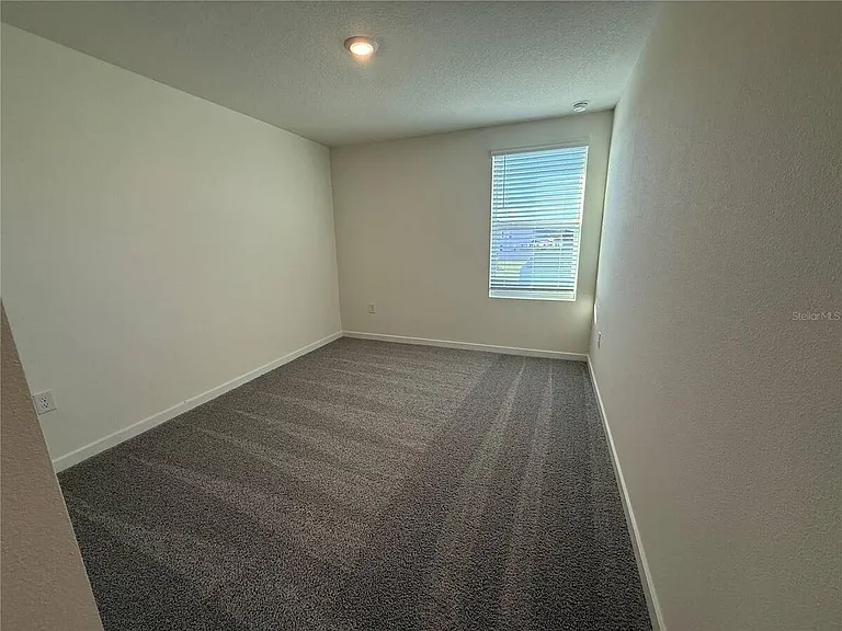 599 Preston Cove Dr — Photo 4