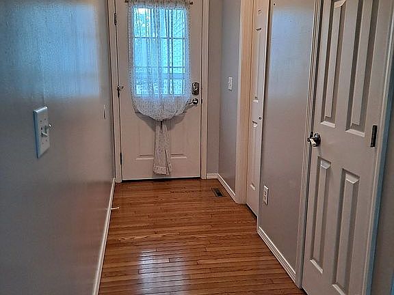 5th image of 1020 Doral Dr