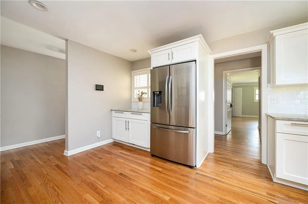 4 bed, 3.0 bath, 1916 sqft, $3,500 — Photo 4