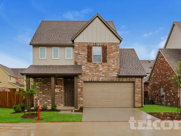 210 Holbeck Cir, Saginaw, TX 76179