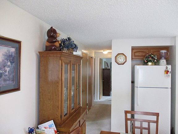 4th image of 307 Hill Ct