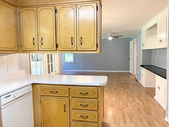 5th image of 3911 Robin Hood Rd