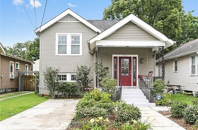 1st image of 826 Voisin St