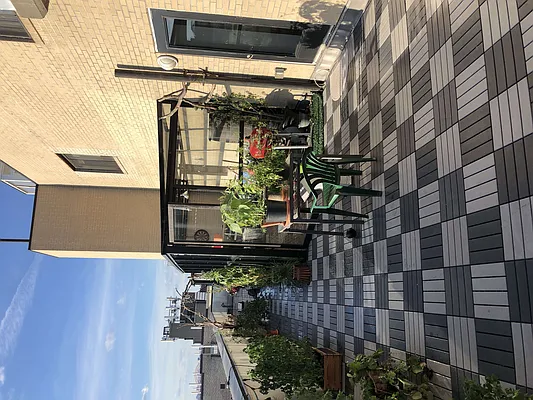 Rented by 18 REALTY | media 71