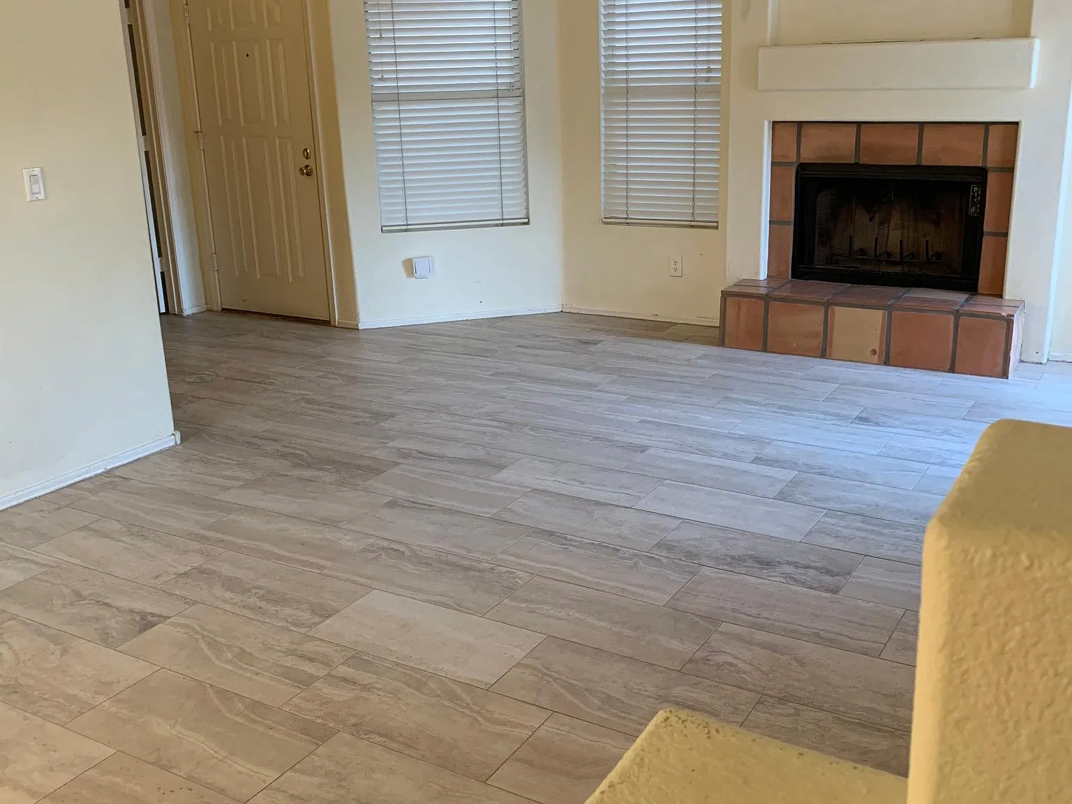 4823 E Melinda Ln — Photo 2