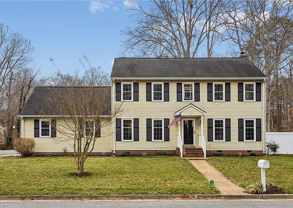 1st image of 21 Cherbourg Dr