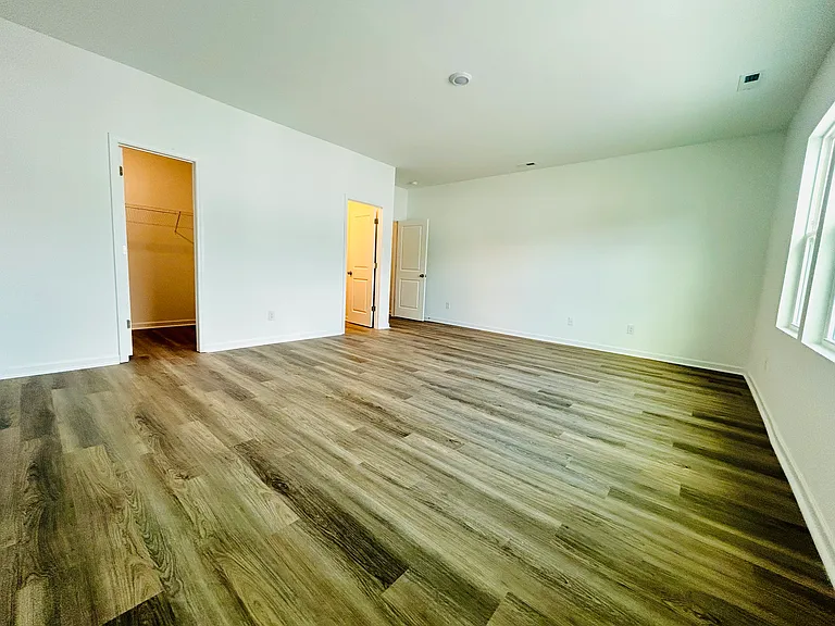 7121 Fisk Dr NE — Photo 21