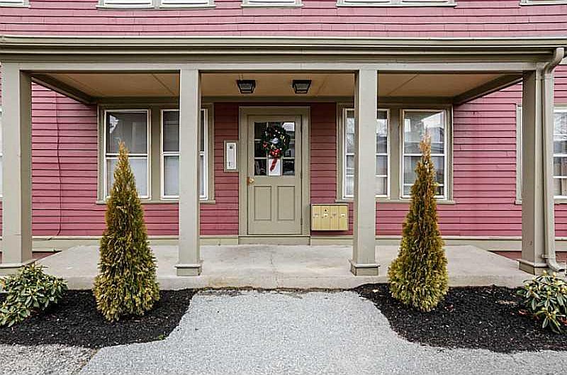 2nd image of 146 Grove St APT 2