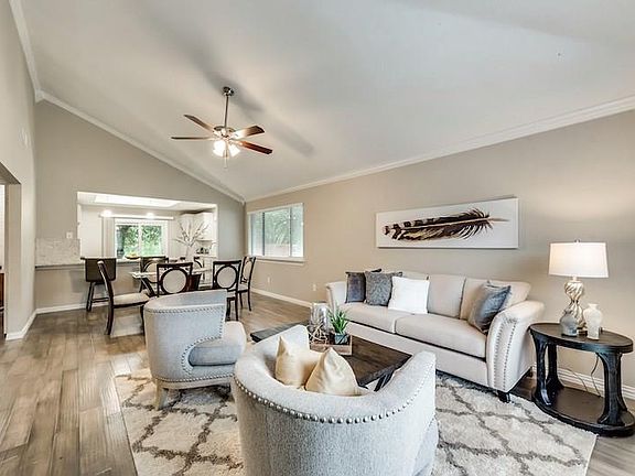 5th image of 806 Creekside Dr