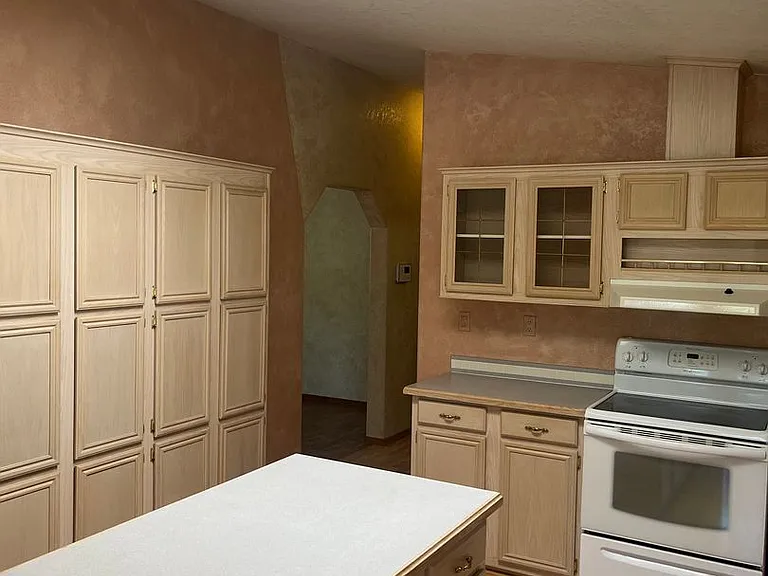 3167 W Robin Rd — Photo 16