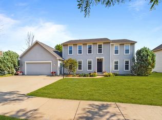 1917 Hulke Dr, Appleton, WI 54915