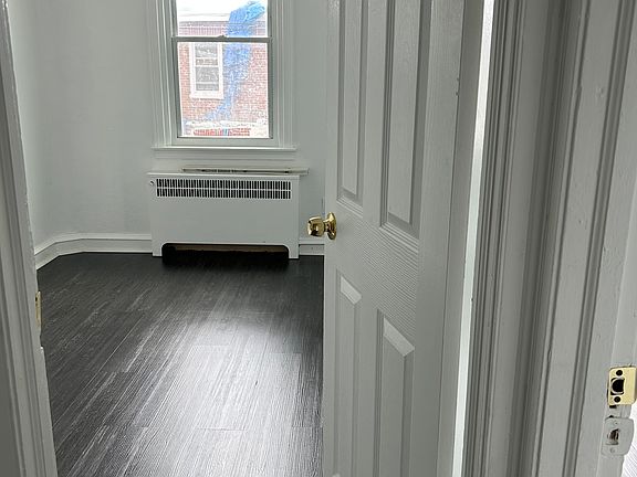 4th image of 7418 Rugby St