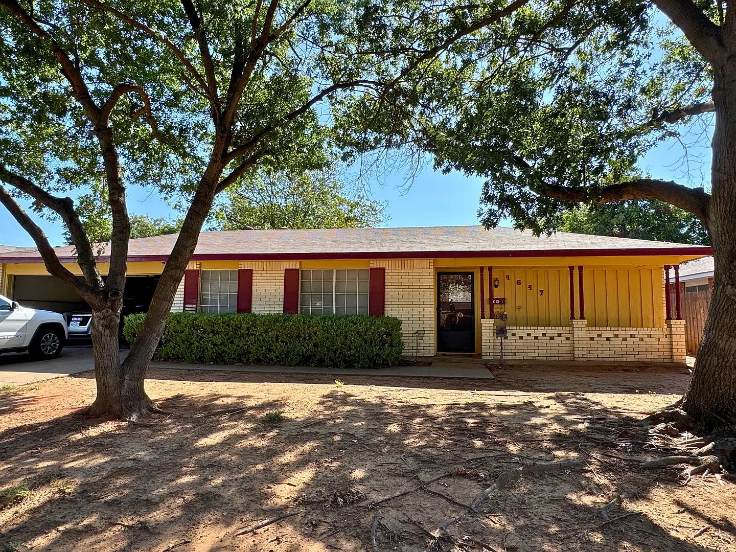 Wonderful 3 Bed 2 Bath 2c Garage in University Park! — Photo 1