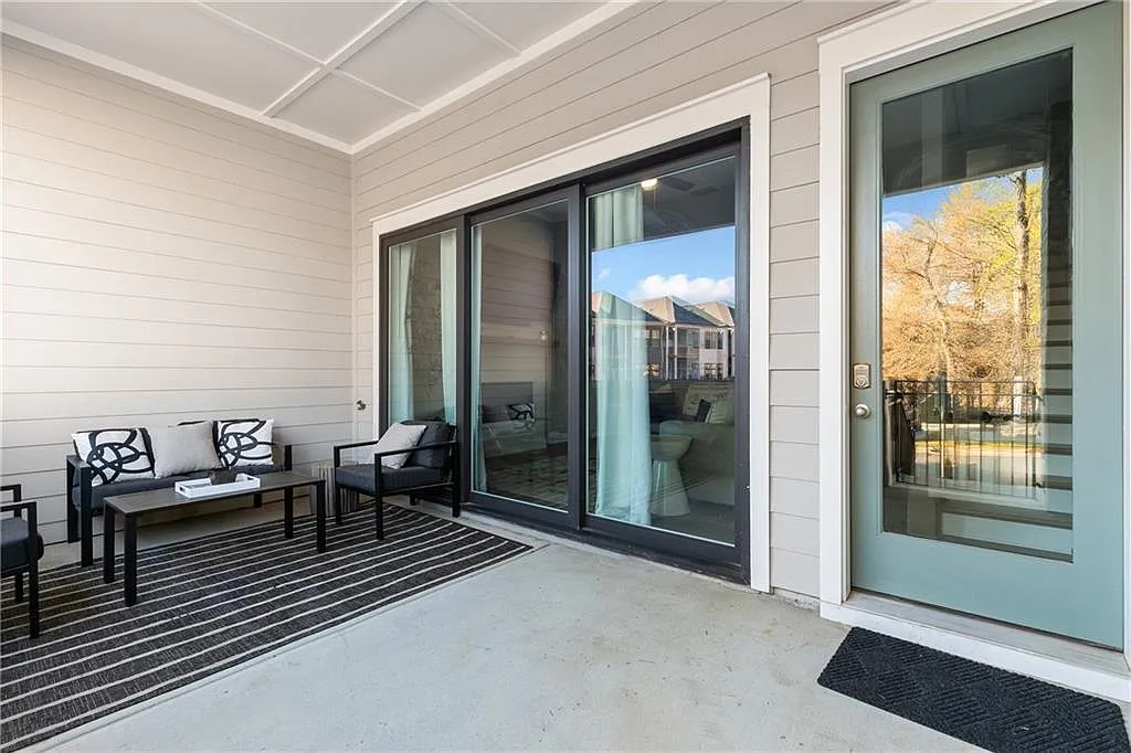 3 bed, 2.5 bath, 1958 sqft, $2,999 — Photo 3