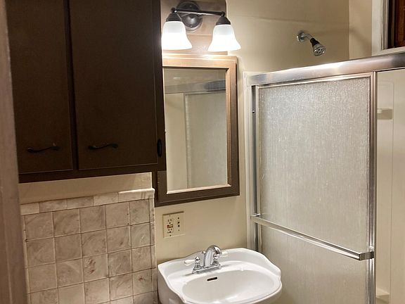 5th image of 1-1902 Pierce St NE #1