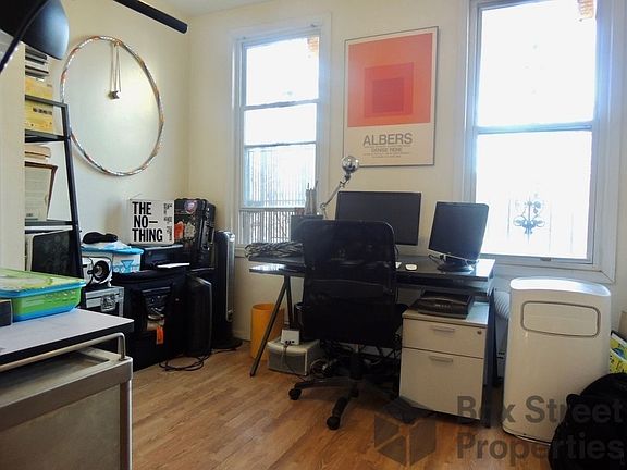 3rd image of 39 Vernon Ave APT 1
