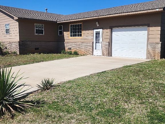 2nd image of 3901 Marie Dr