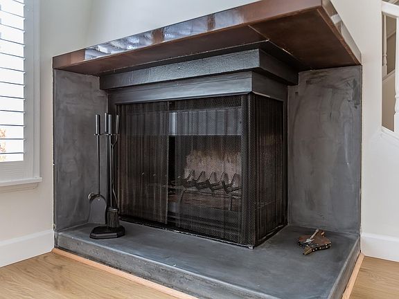 4th image of 924 20th St Unit 6