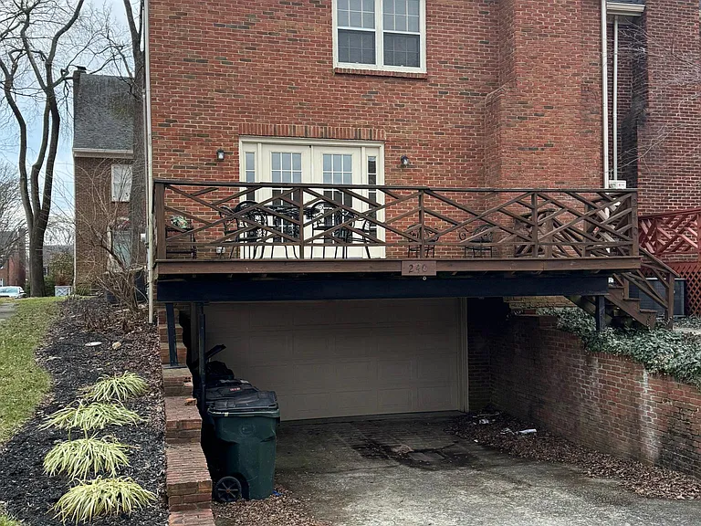 240 Chippendale Cir — Photo 19