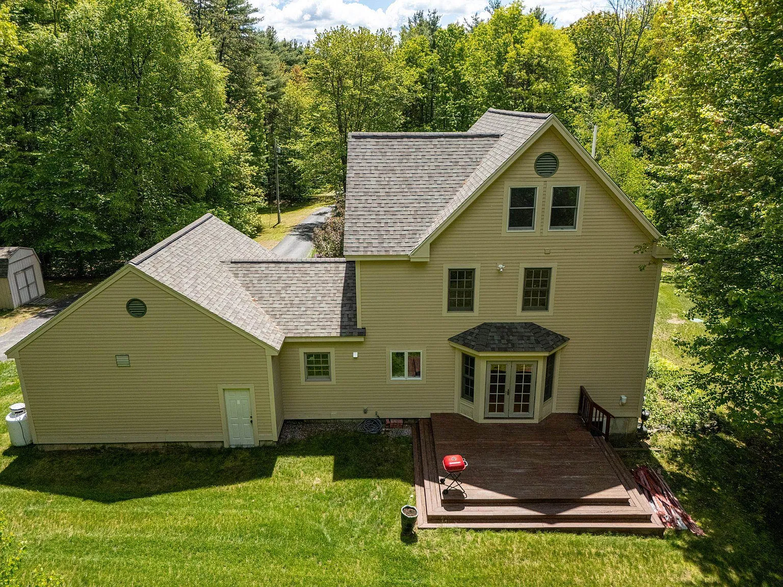 3 bed, 2.5 bath, 3062 sqft, $3,200 — Photo 3