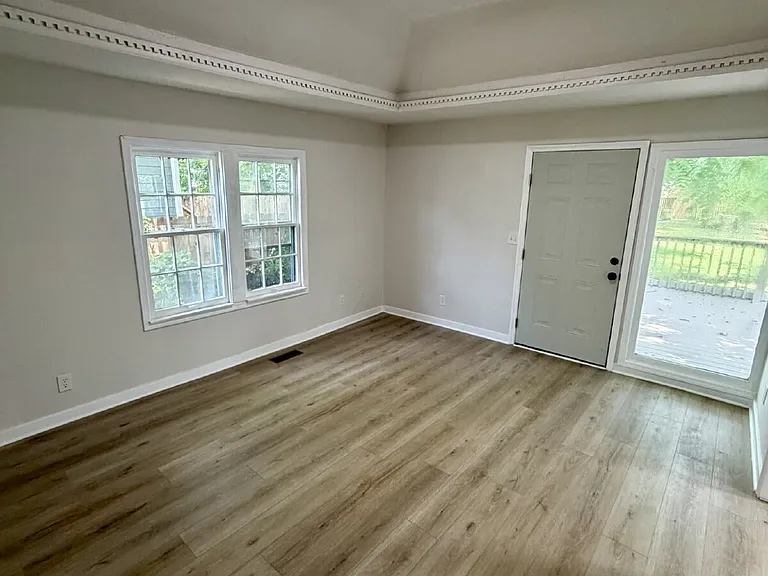 909 N 2nd St — Photo 31