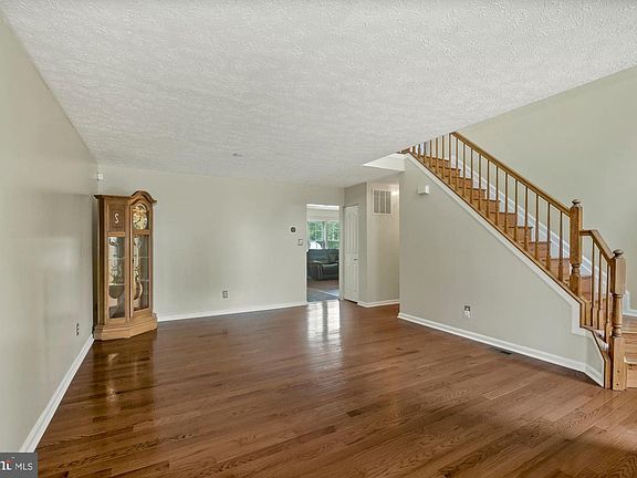 3rd image of 205 Saint Justin Dr