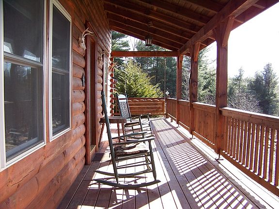 5th image of 164 Pipers Woods Dr
