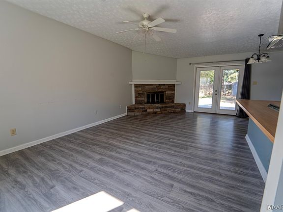 5th image of 53 Meadowood Dr