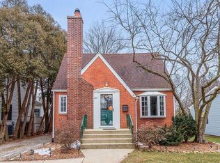 207 S Prospect St, Wheaton, IL 60187