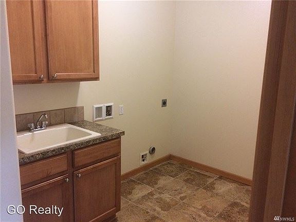 5th image of 2901 SW Berwick Dr