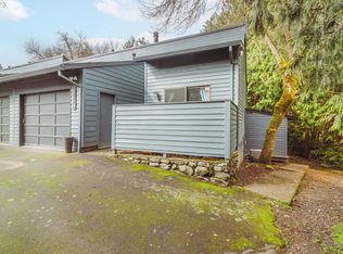 4801 SW Caldew St APT D, Portland, OR 97219