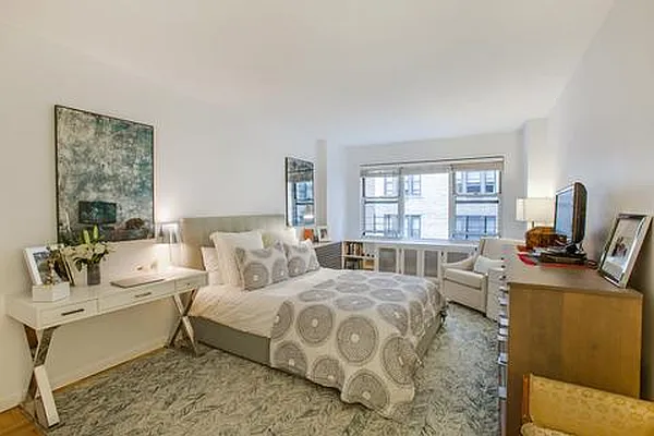 Sold by Real Direct | media 4