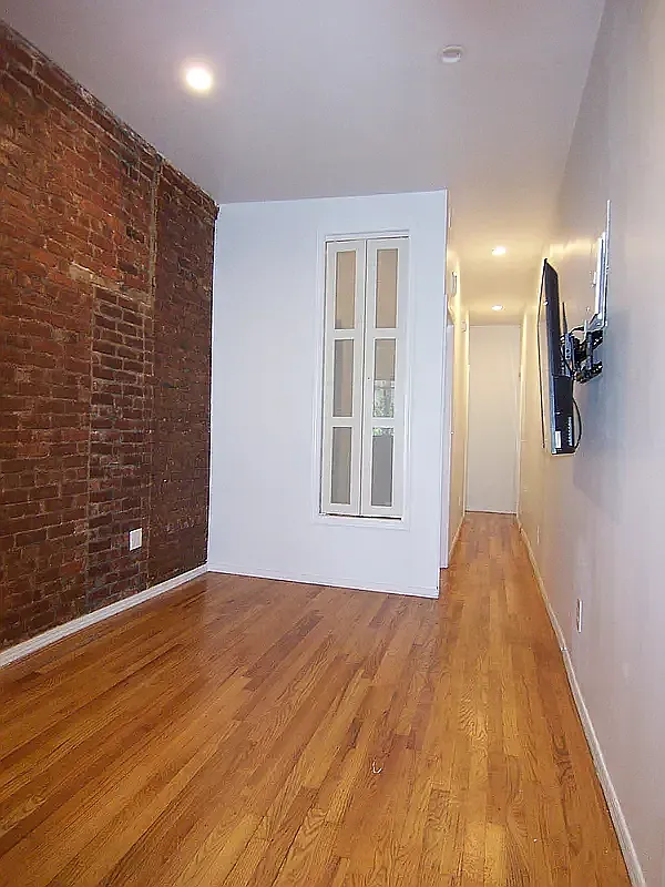 453 West 46th Street — Photo 3