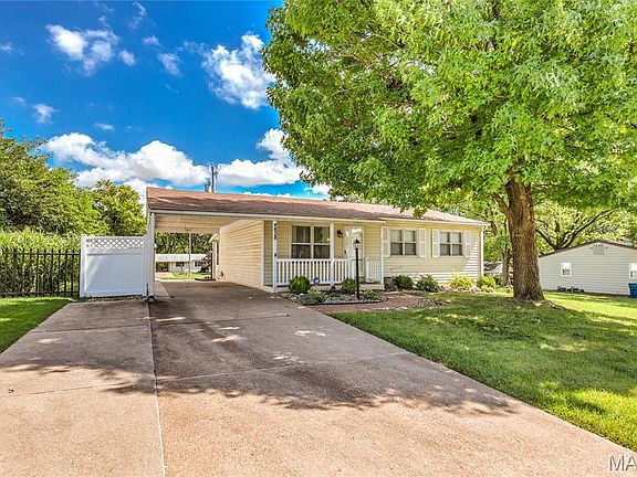 2nd image of 4828 Plum Tree Ln