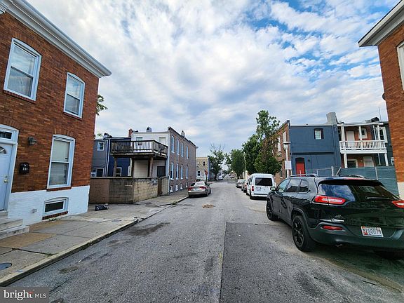 5th image of 702 N Glover St