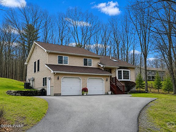 2nd image of 102 Crescent Lake Cove Ct