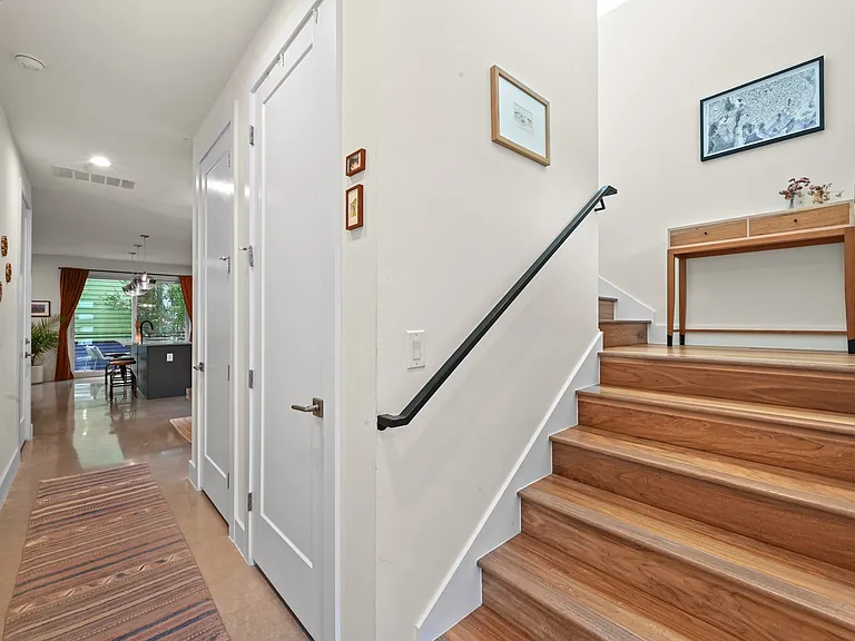1307 Delano St #1 — Photo 6