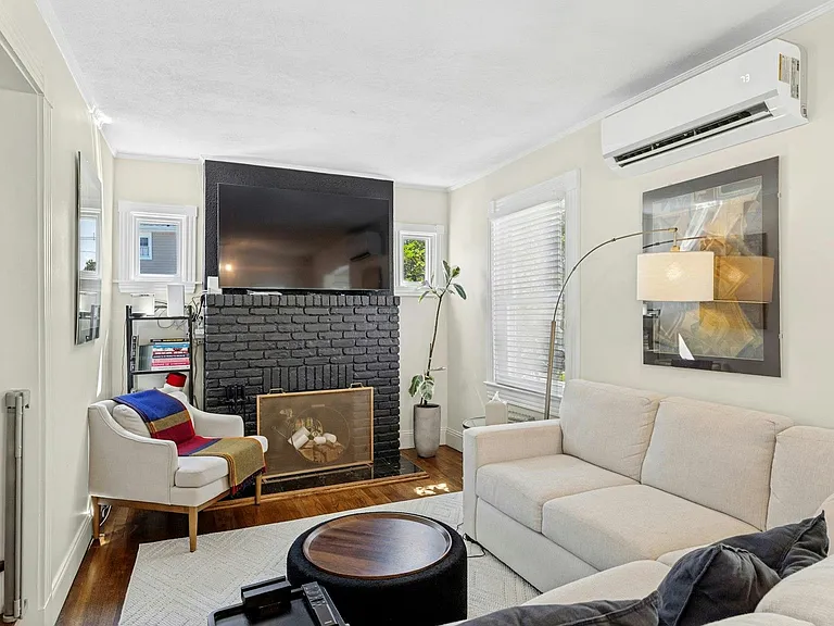 332 Demarest Ave — Photo 4