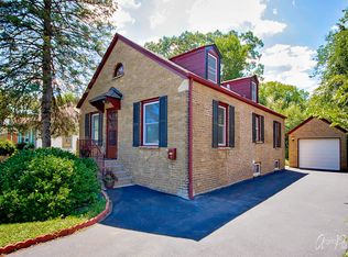 15 E Washington Ave, Lake Bluff, IL