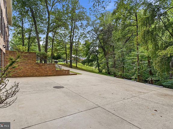 5th image of 15221 Redgate Dr