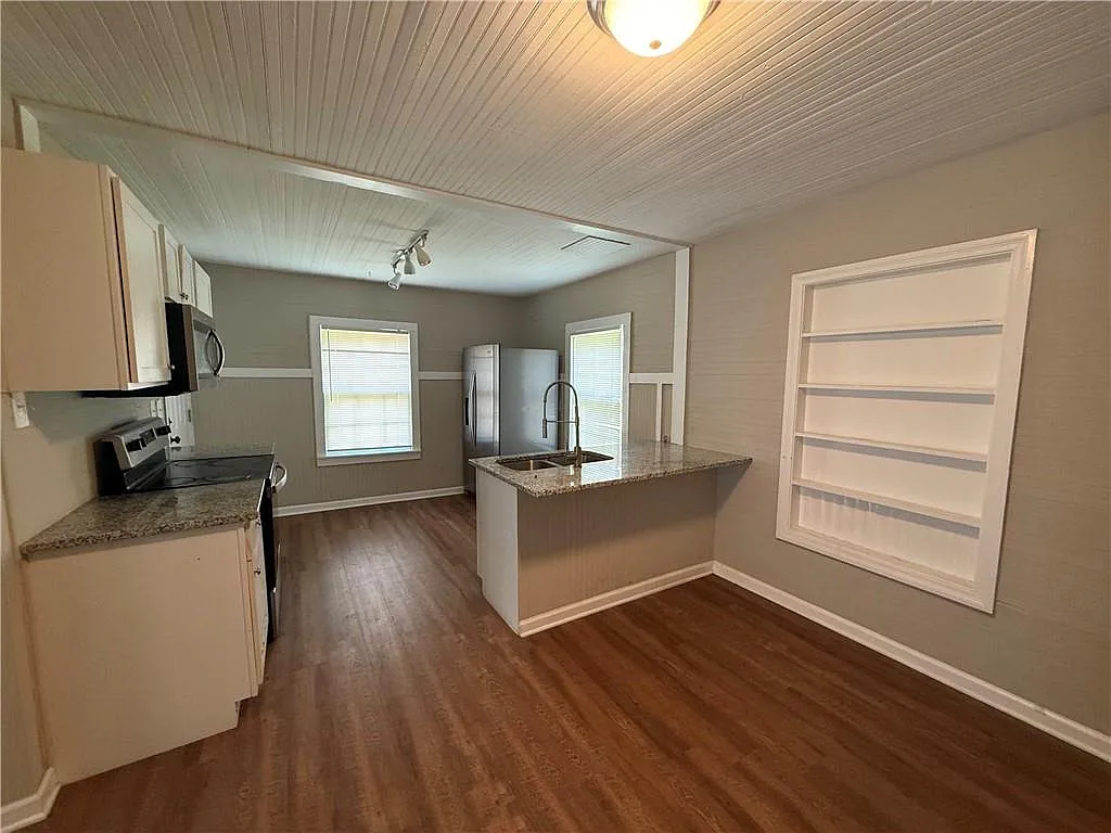 1 bed, 2.0 bath, $1,395 — Photo 3
