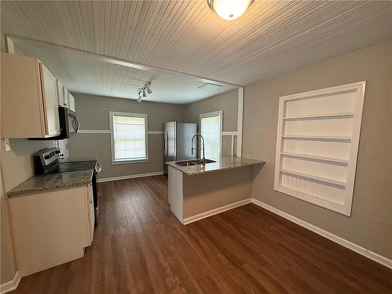 28 Quarry St — Photo 3