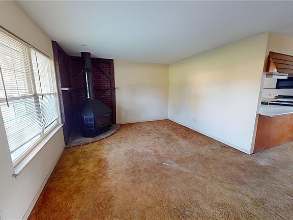 3rd image of 4710 Milan Dr