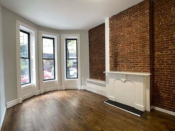 2nd image of 206 W 83rd St APT 1F