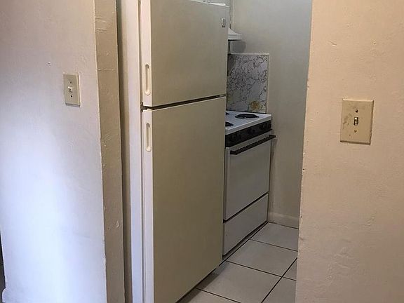 2nd image of 1600 NW 7th Ct APT 204