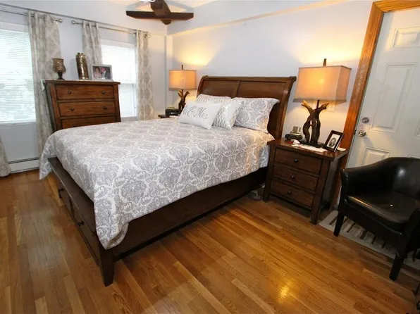 52 Crescent Ave APT 3, Boston, MA 02125