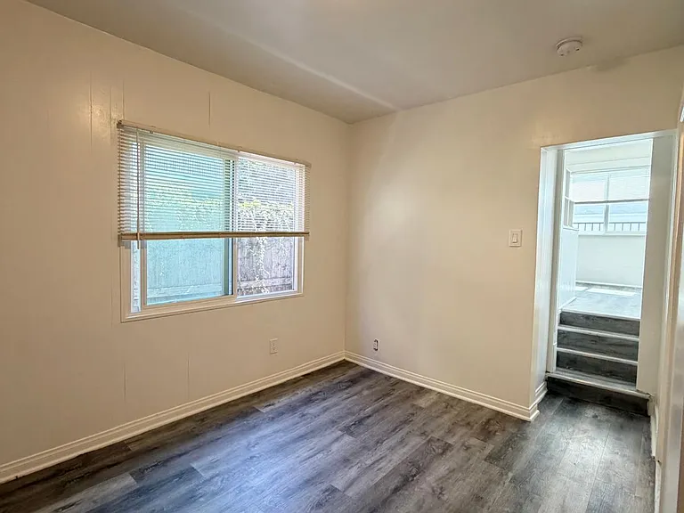 2032 Vista Del Mar St #5 — Photo 8
