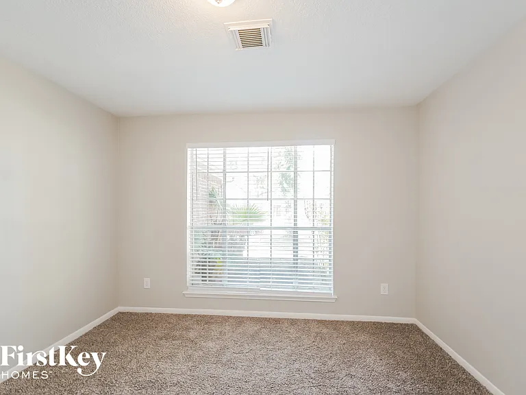 22542 Guston Hall Ln — Photo 12