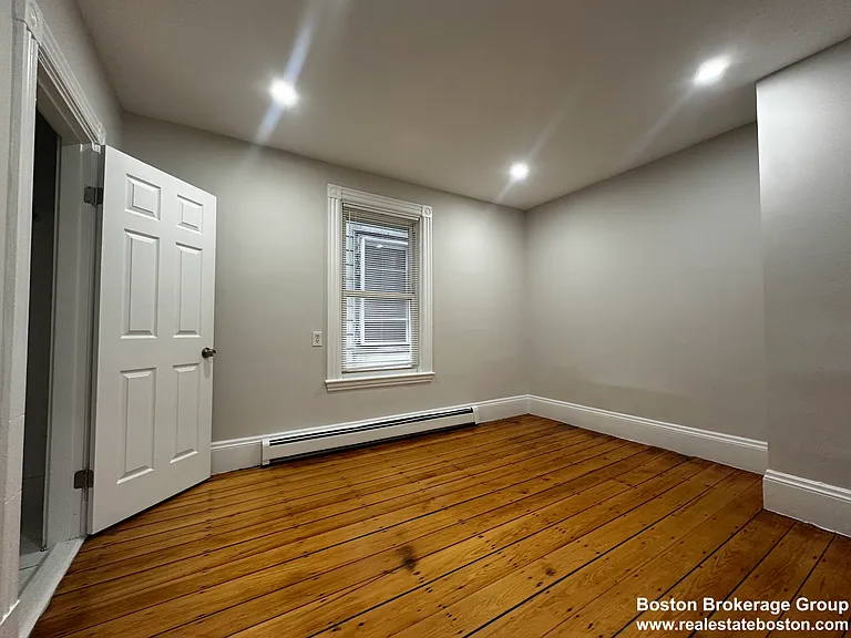 22 Howell St #2 — Photo 4