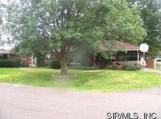 900 Joliet Dr, Cahokia, IL 62206